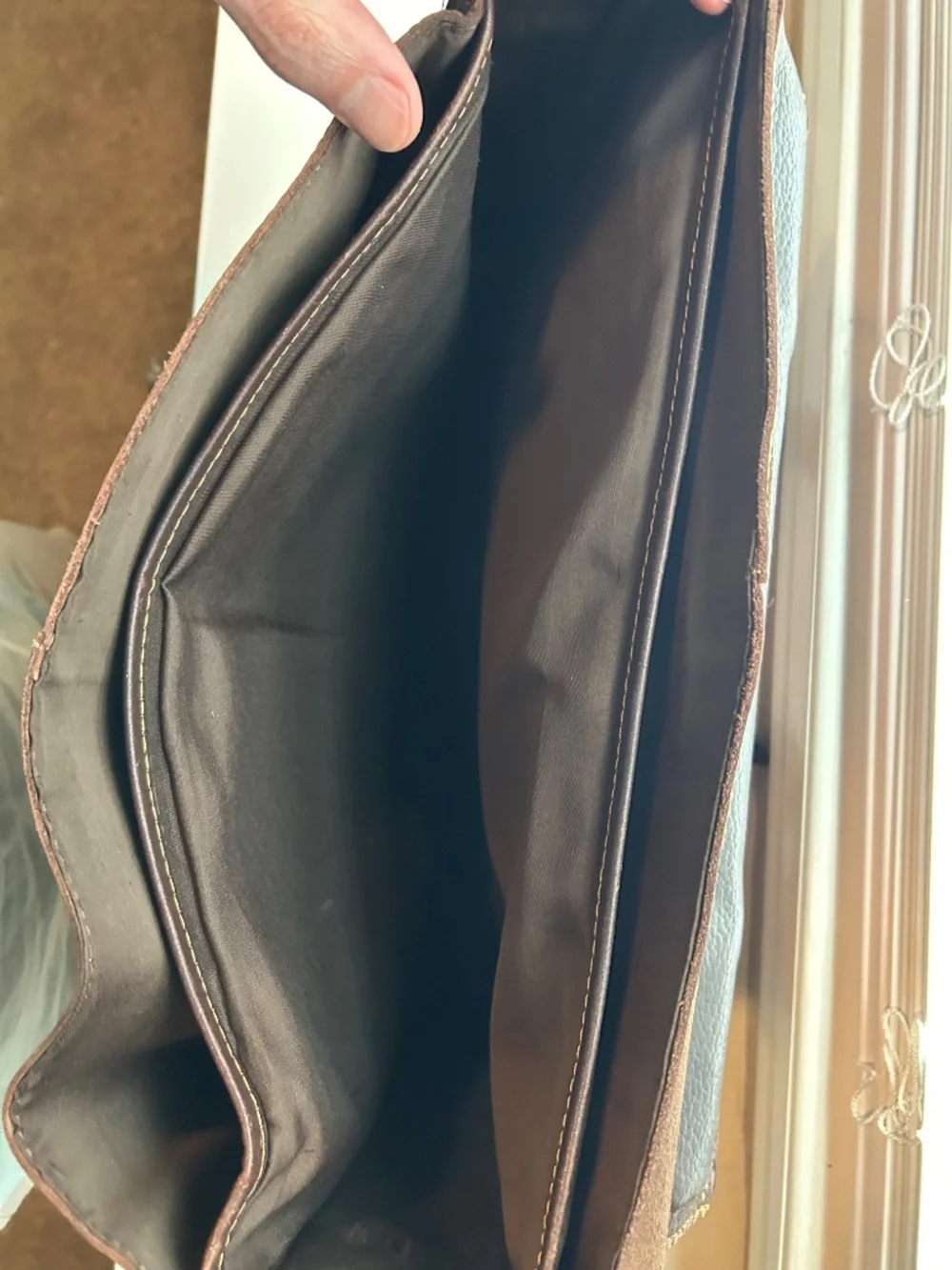 Leather laptop messenger bag
